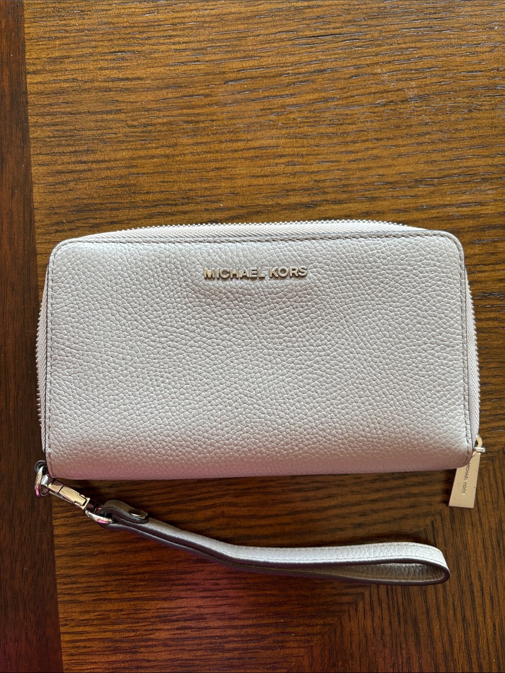 Michael Kors Silver Pebbled Zip Wristlet